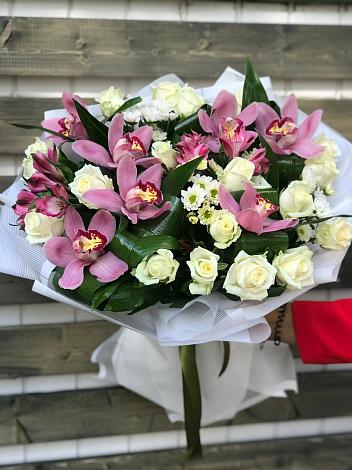 Букет цветов из: Розы и Хризантемы в Пелым