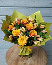 Букет цветов из:  Альстромерии и Розы в Пелым
