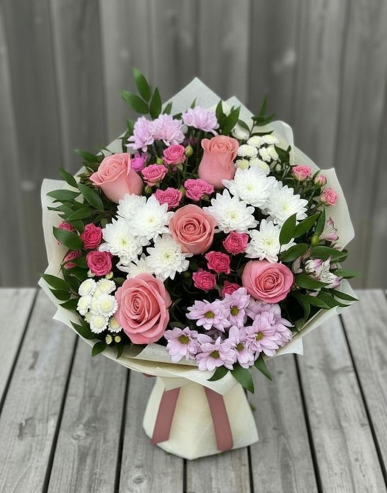Букет цветов из: Альстромерии, Гвоздики, Розы и Хризантемы в Пелым