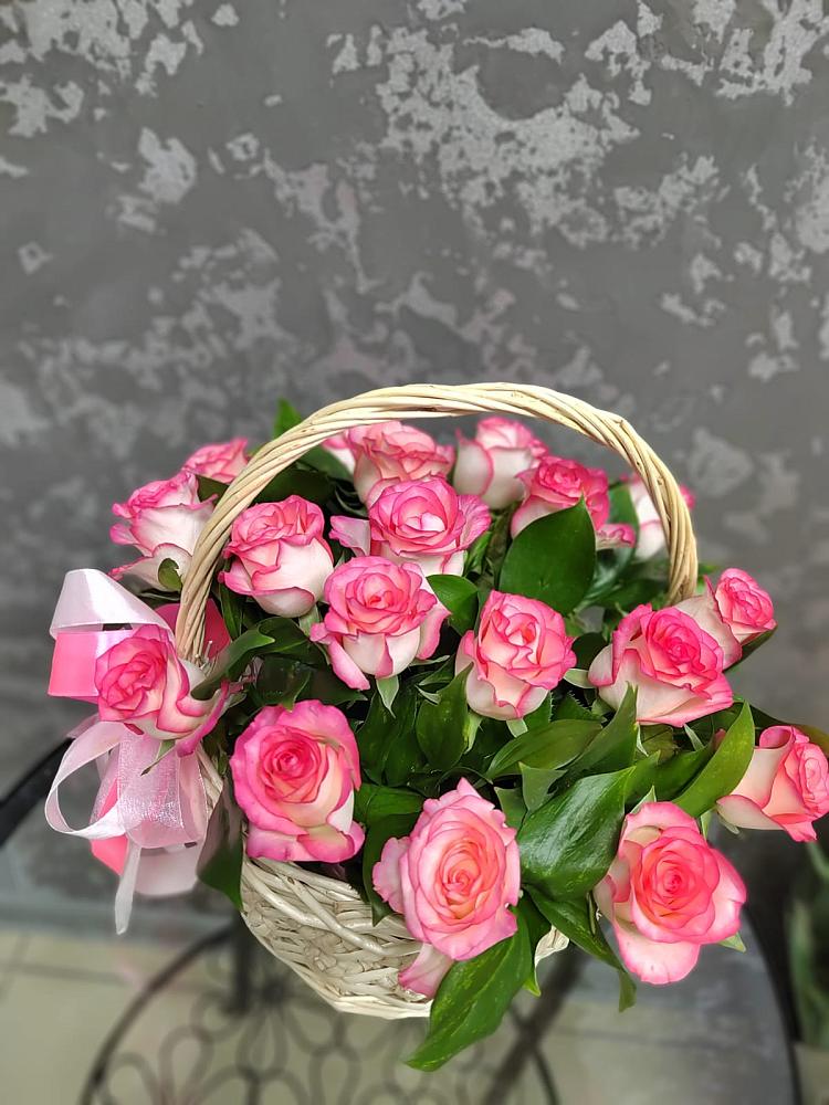 Цветочная композиция из Розы в корзине в Пелым