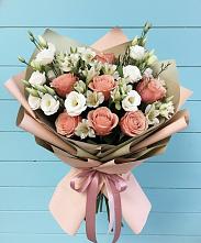 Букет цветов из:  Розы, Альстромерии и Лизиантусы в Пелым