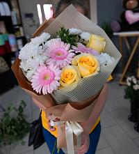 Букет цветов из:  Герберы, Розы и Хризантемы в Пелым