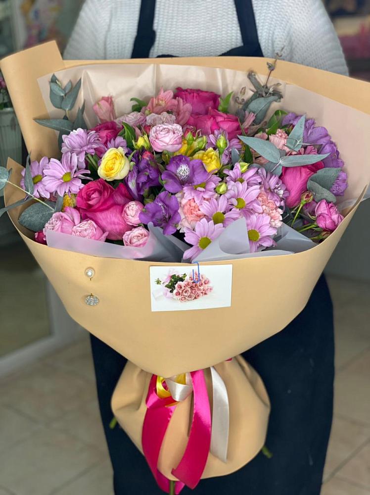 Букет цветов из: Хризантемы, Гвоздики и Альстромерии в Пелым