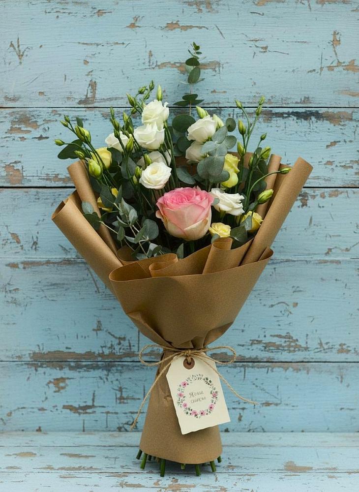 Букет цветов из: Розы и Лизиантусы в Пелым