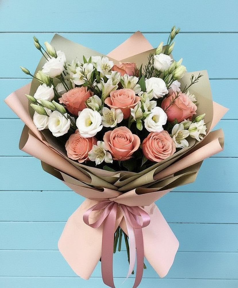 Букет цветов из: Розы, Альстромерии и Лизиантусы в Пелым