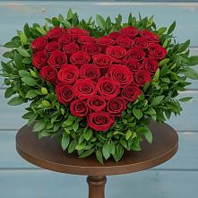 Цветочная композиция из Розы в виде сердца в Пелым