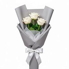 Букет 3 белые розы в Пелым