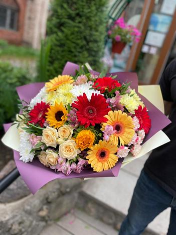 Букет цветов из: Герберы, Ромашки, Хризантемы, Розы и Подсолнухи в Пелым