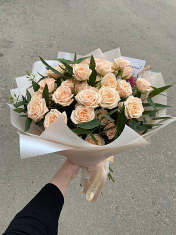 Букет Кремовые розы Латте в Пелым