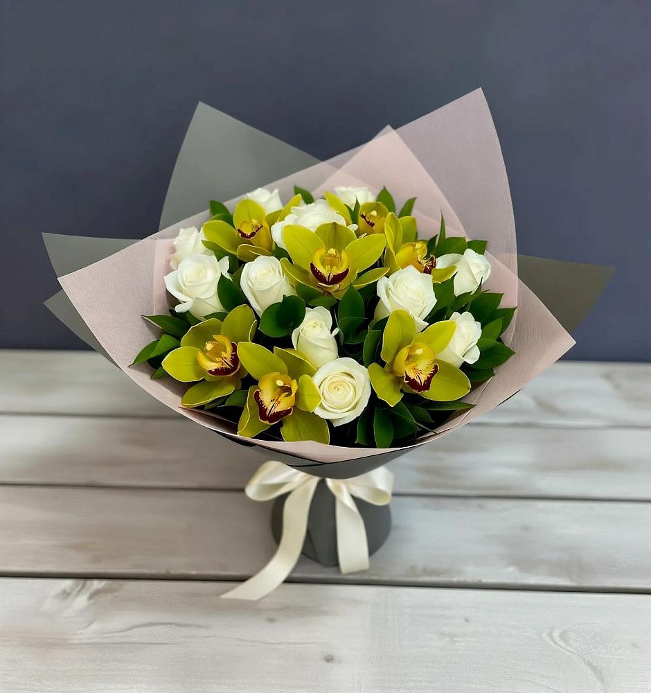 Букет цветов из: Орхидеи и Розы в Пелым