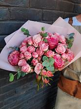 Букет розы в пальмах в Пелым Букет цветов из: Розы в Пелым