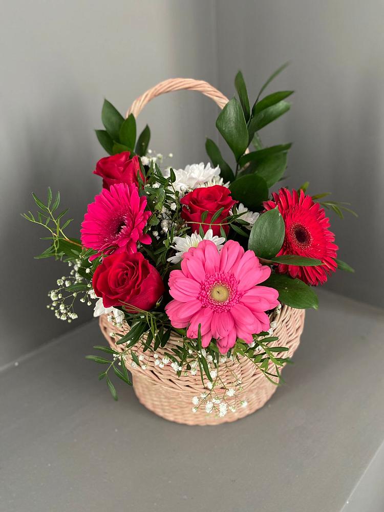 Цветочная композиция из Розы, Хризантемы и Герберы в корзине в Пелым