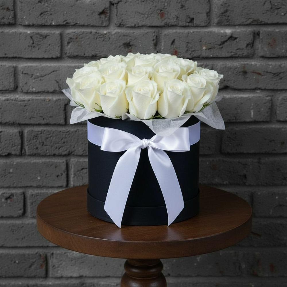 Цветочная композиция из Розы в шляпной коробке в Пелым