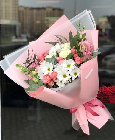 Букет цветов из: Розы, Лизиантусы и Хризантемы в Пелым