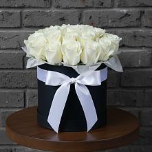 Цветочная композиция из Розы в шляпной коробке в Пелым